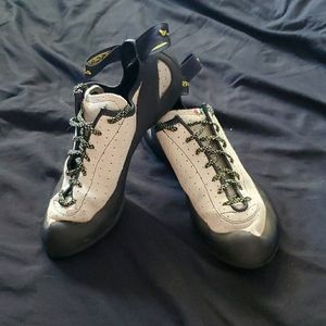 Scarpa thunder climbing shoes